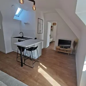 Le De Lourmel De 30m2 Au Calme Appartement